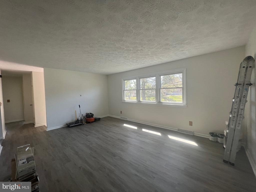 119 Buckingham Drive - Photo 2