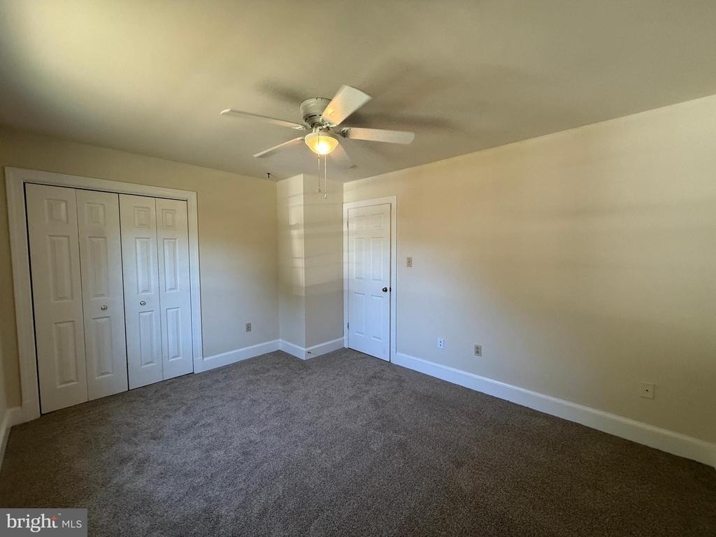 216 W Broaddus Avenue - Photo 15