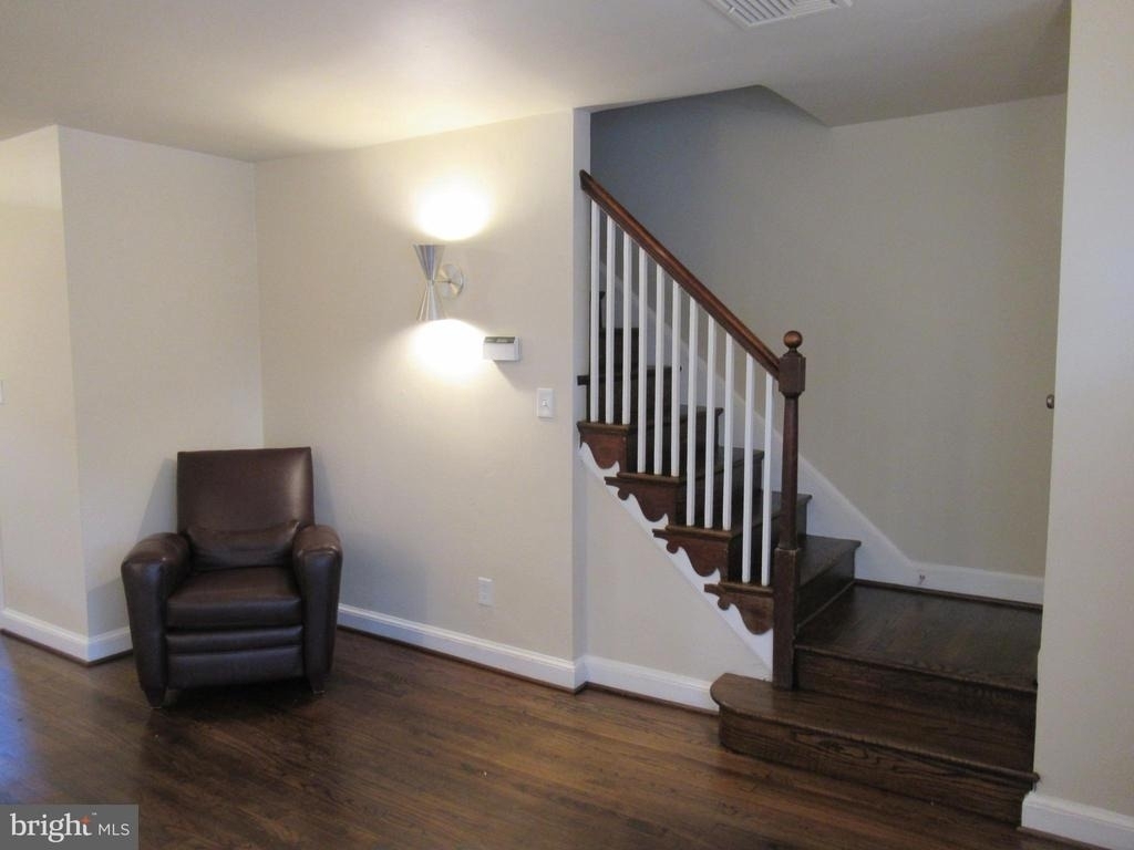 1304 Princess Street - Photo 2