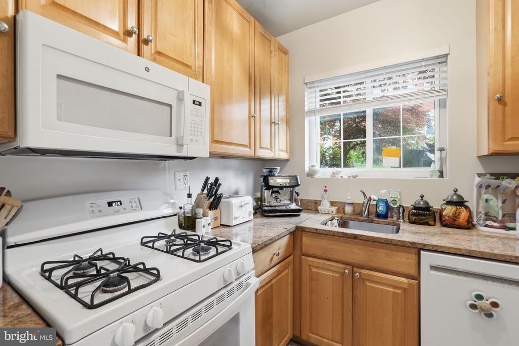 3727 Lyons Lane - Photo 5