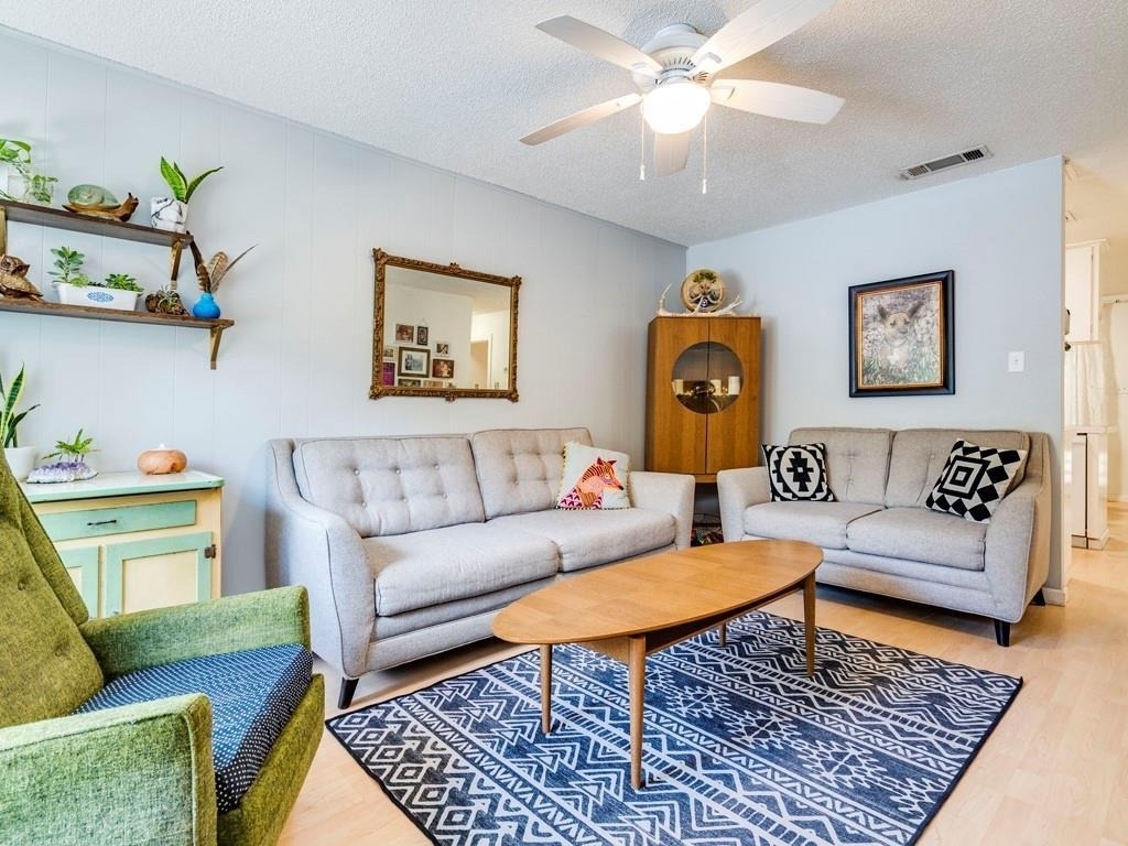 1607 Valleyridge Dr - Photo 1