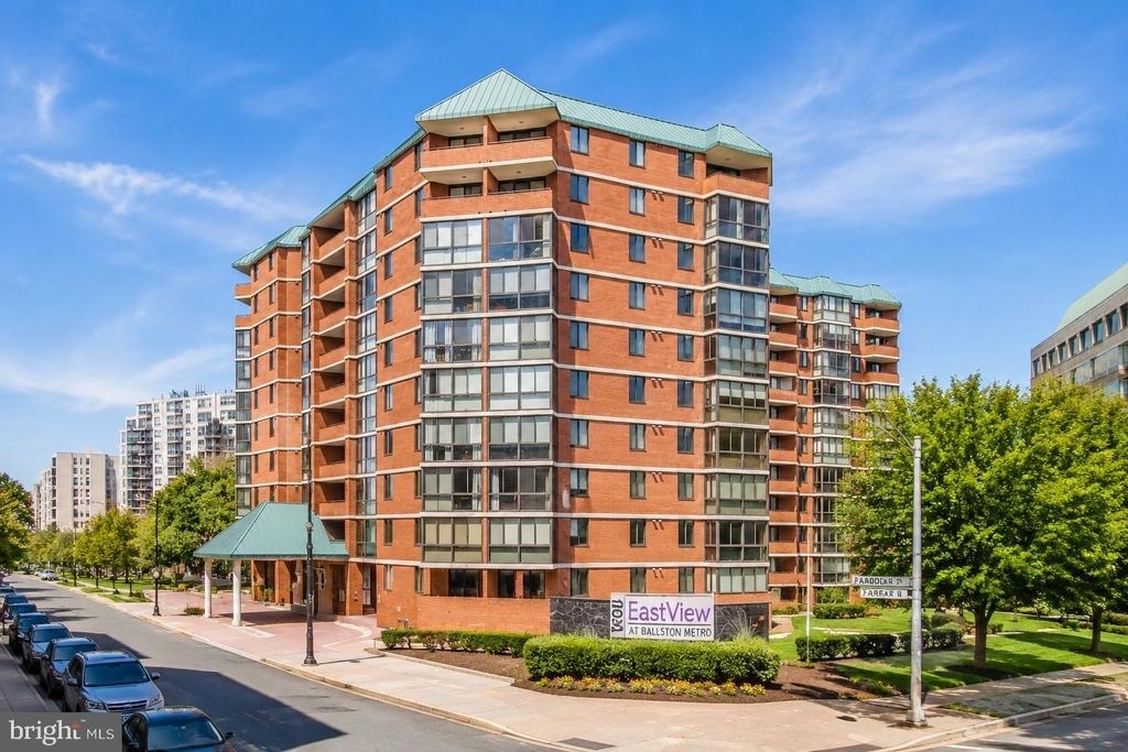 1001 N Randolph Street - Photo 0