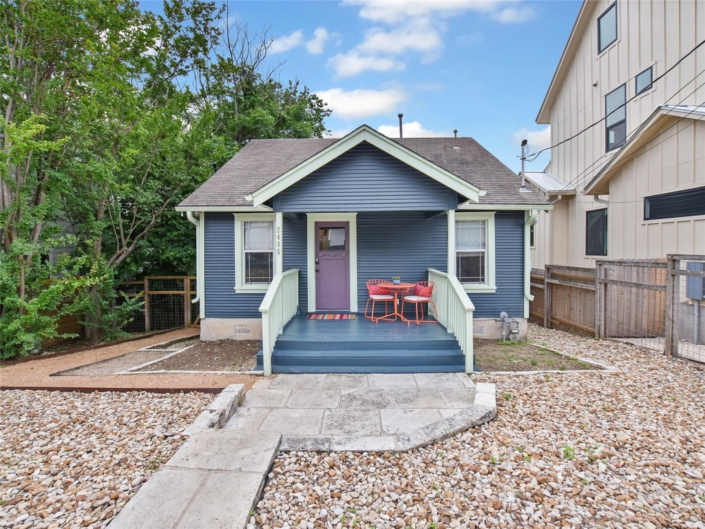 2405 E 8th St N - Photo 0