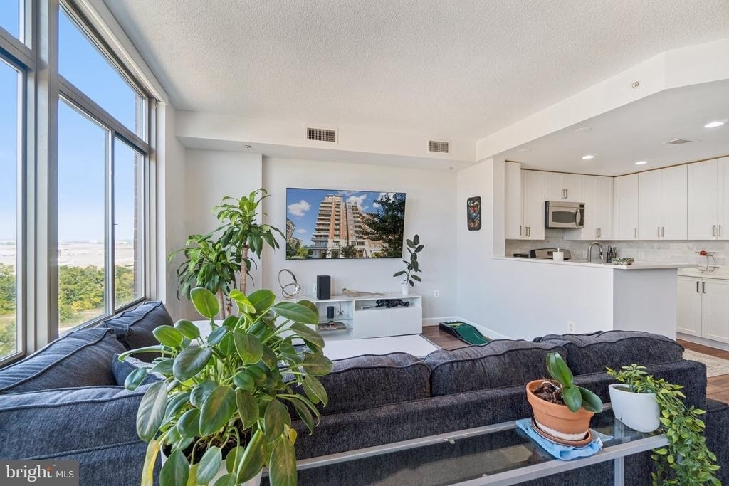 3650 S Glebe Road - Photo 2
