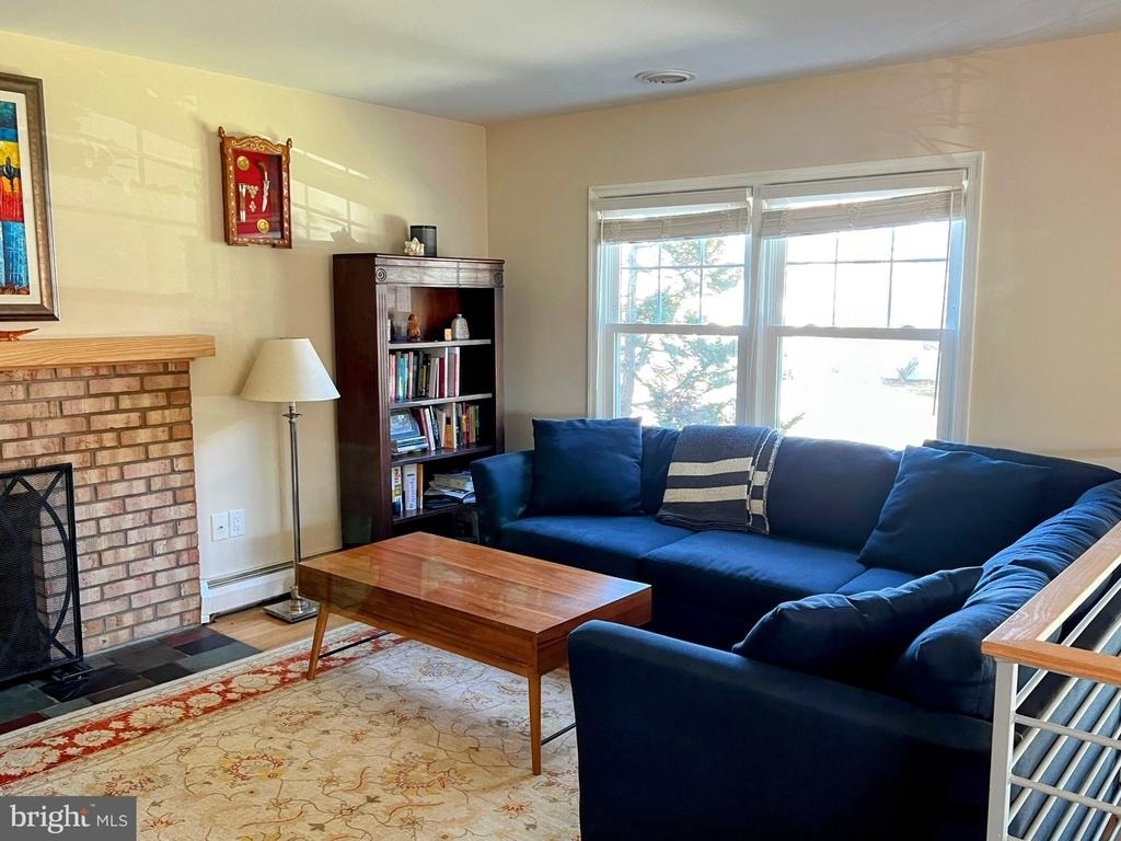 836 S Veitch Street - Photo 3