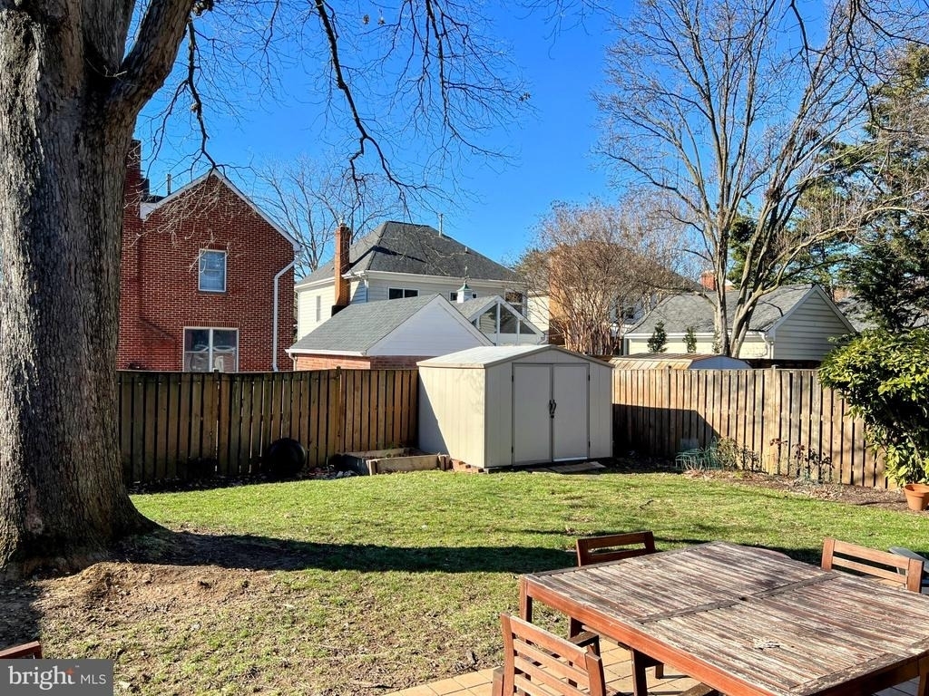 836 S Veitch Street - Photo 2