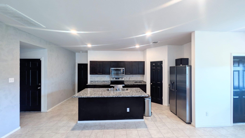 154 Hammond Ct - Photo 1