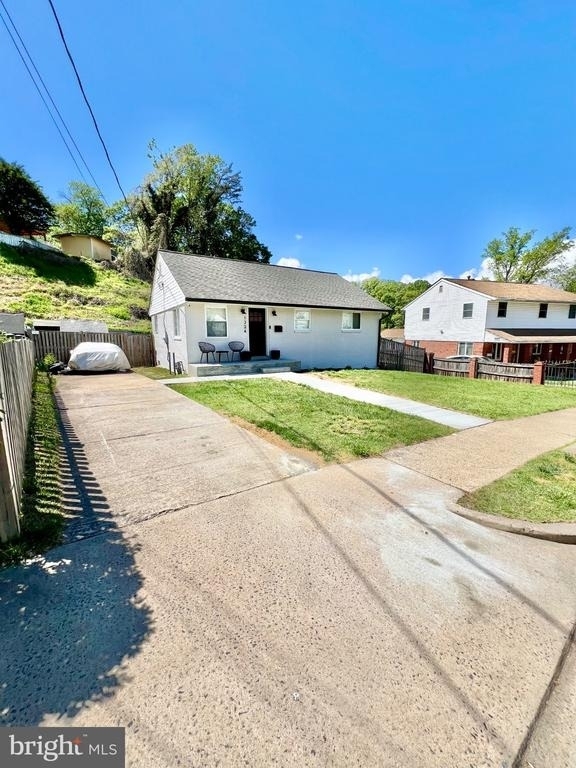 1326 S Columbus Street - Photo 0