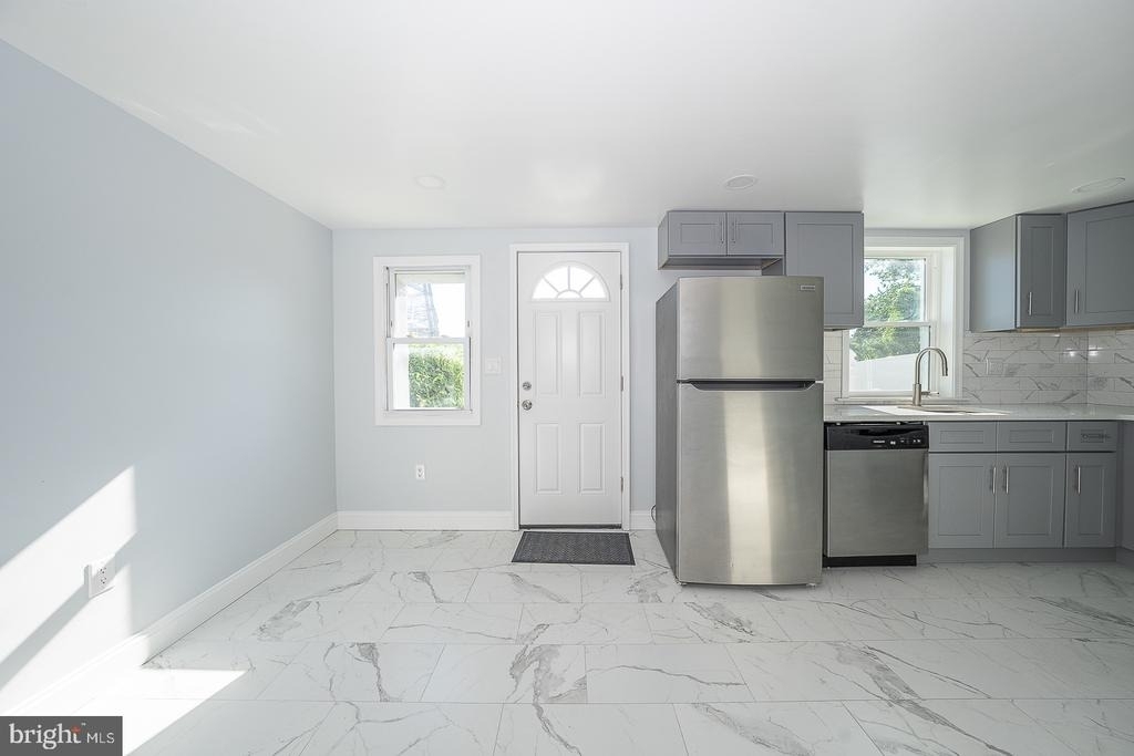 4520 Baker Street - Photo 18
