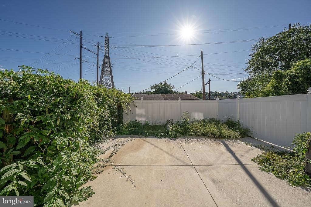 4520 Baker Street - Photo 40