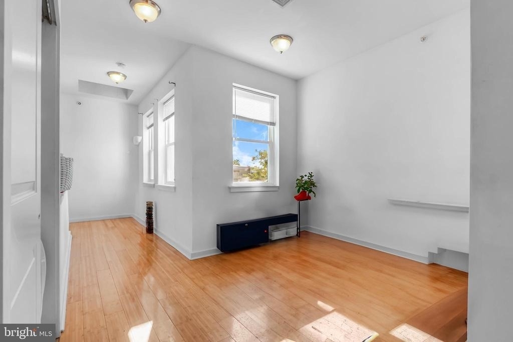 1724 Monument Street - Photo 14