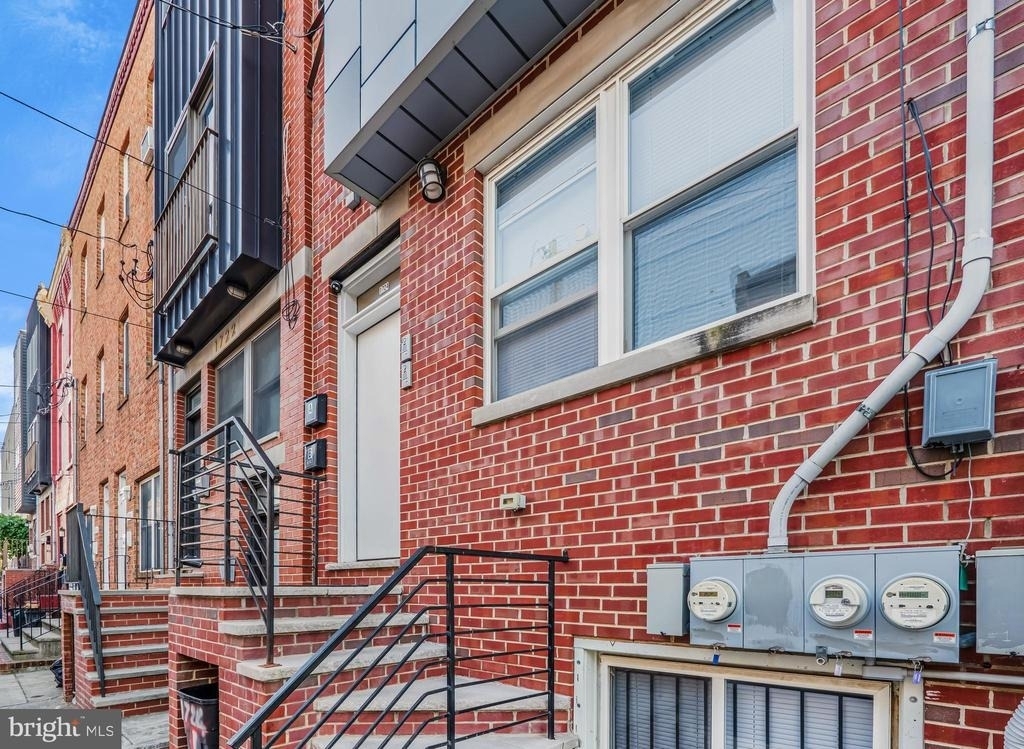 1724 Monument Street - Photo 2