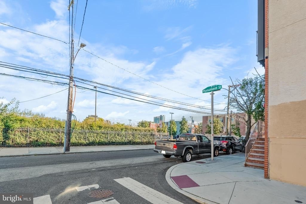 1724 Monument Street - Photo 1