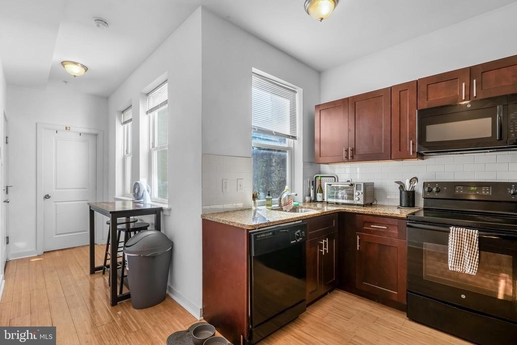 1724 Monument Street - Photo 4