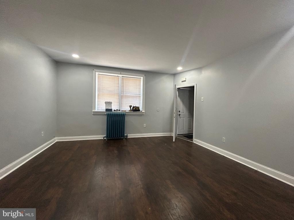 1860 Wakeling Street - Photo 2