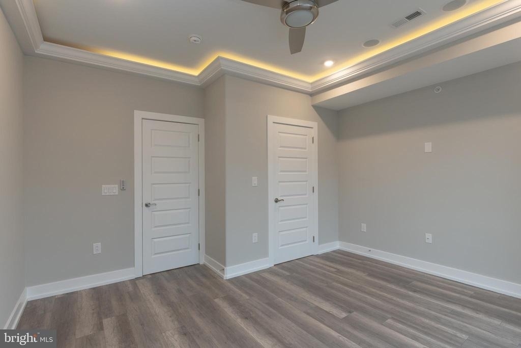 143 W Huntingdon Street - Photo 12