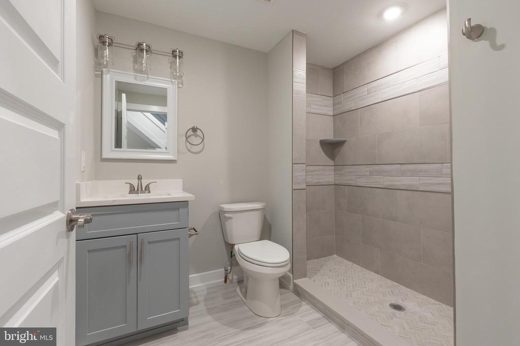 143 W Huntingdon Street - Photo 18