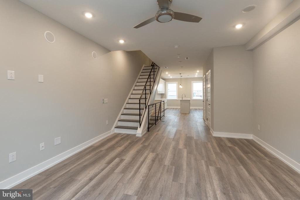 143 W Huntingdon Street - Photo 7