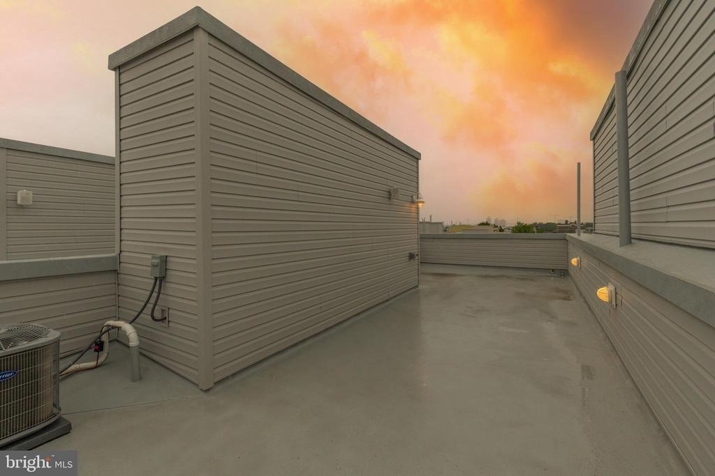 143 W Huntingdon Street - Photo 23