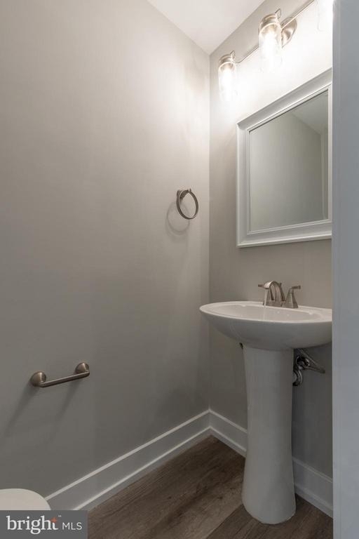 143 W Huntingdon Street - Photo 6