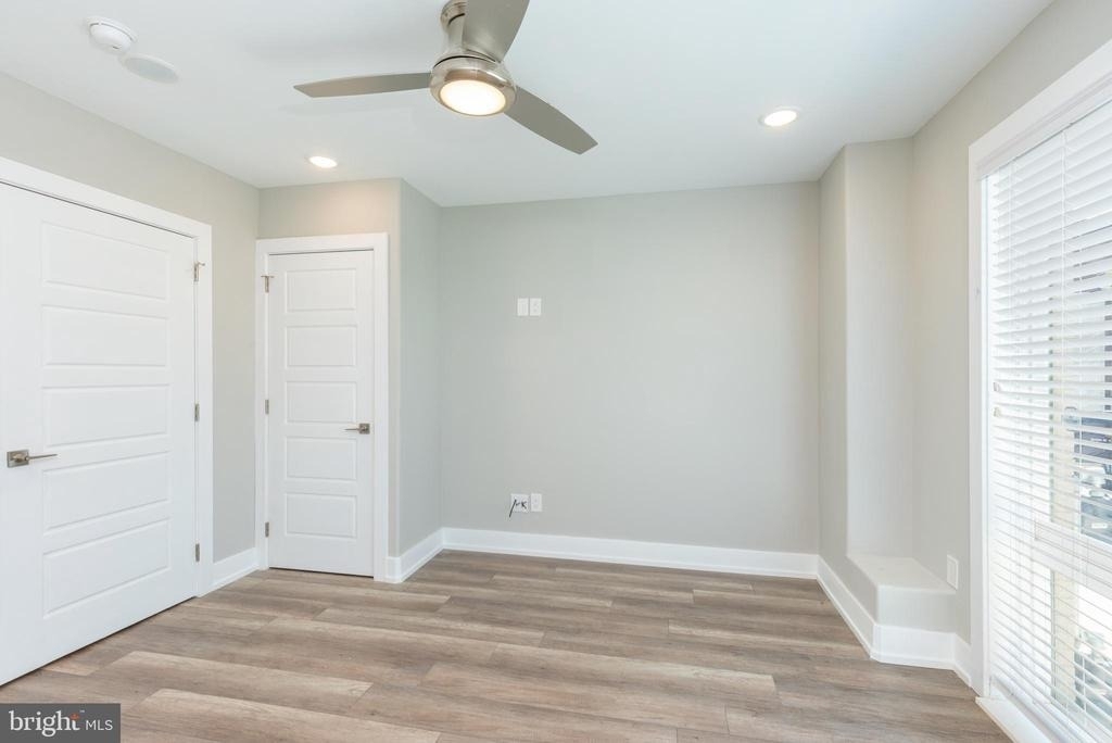 421 W Cumberland St - Photo 5