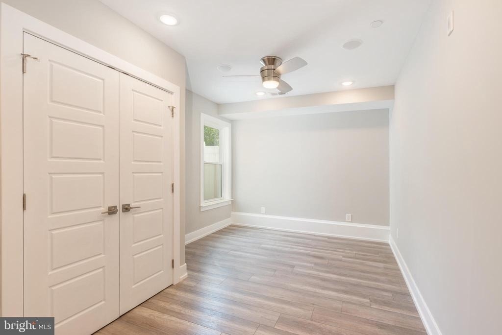 421 W Cumberland St - Photo 8