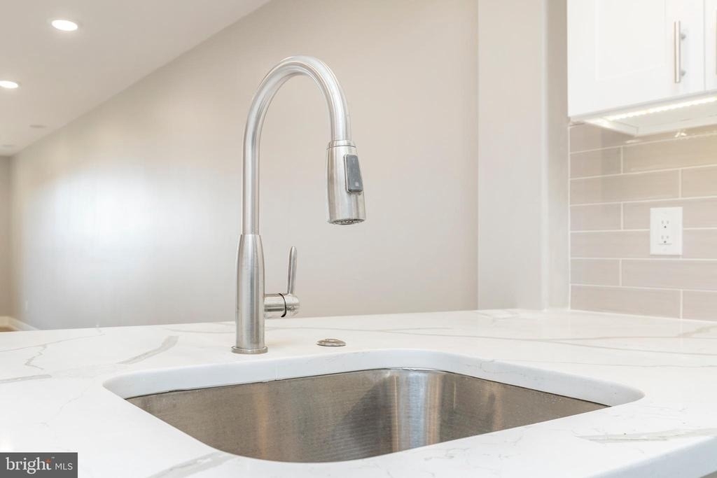 2304 N 9th Street - Photo 9