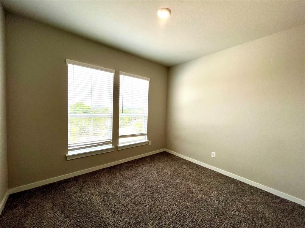 20103 Park Strip - Photo 11