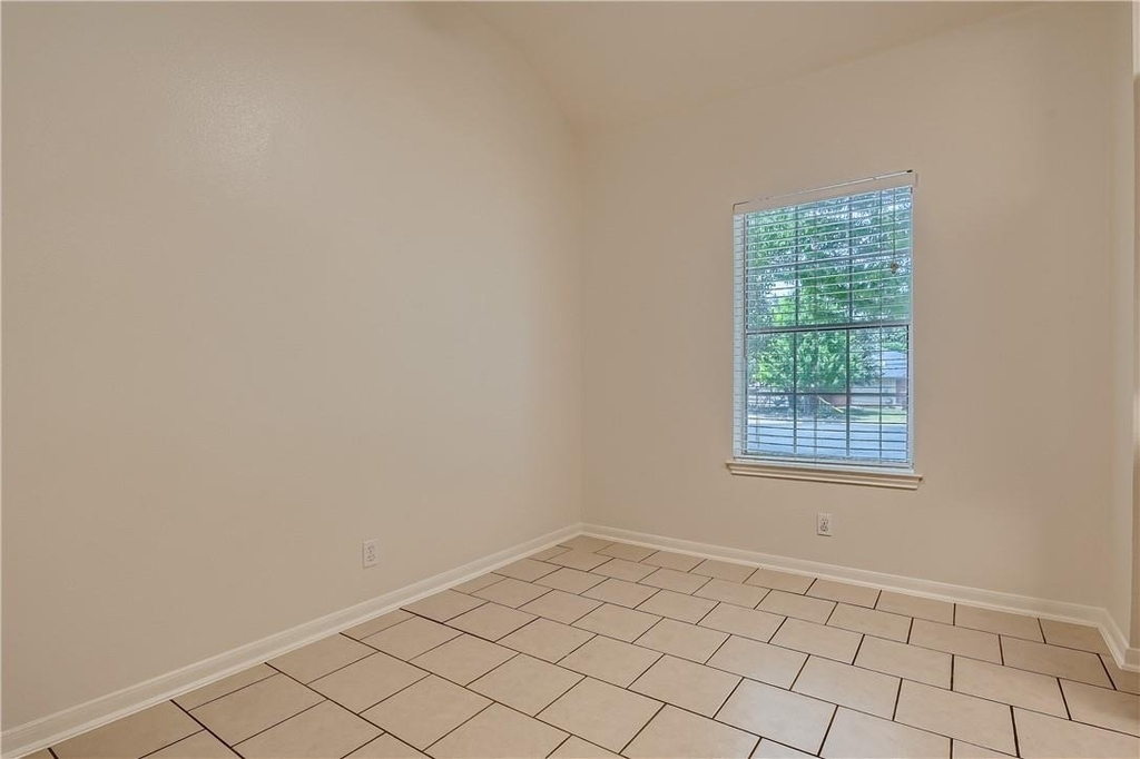 102 Osage Ct - Photo 13