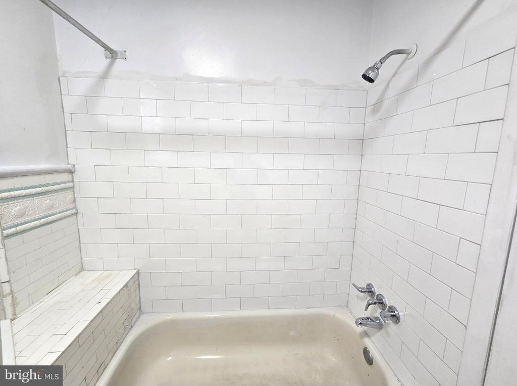 6149 W Columbia Avenue - Photo 7