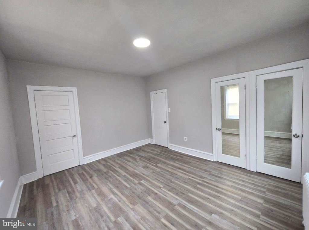6149 W Columbia Avenue - Photo 18