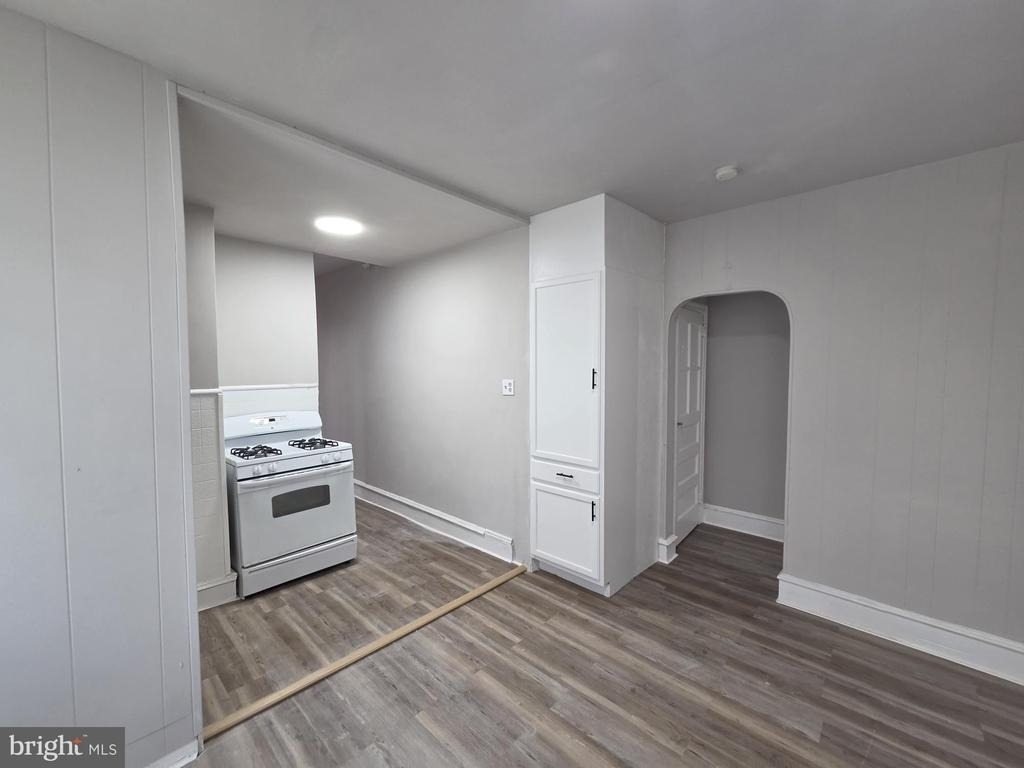 6149 W Columbia Avenue - Photo 10
