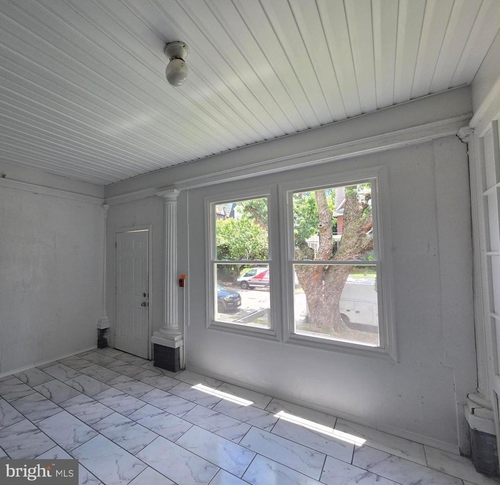 6149 W Columbia Avenue - Photo 1