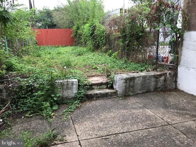 4639 Worth St - Photo 1