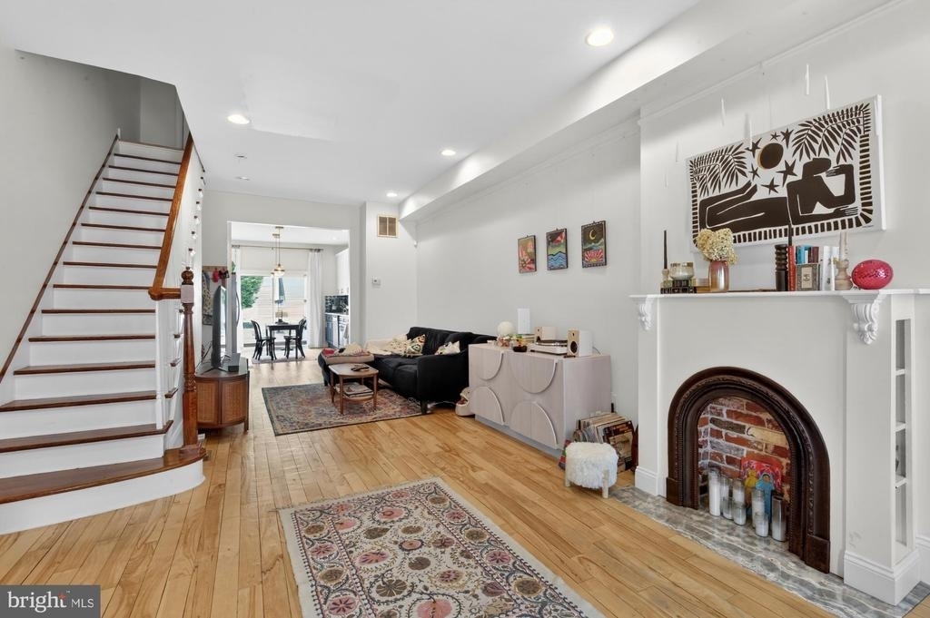 2053 E Sergeant Street - Photo 1