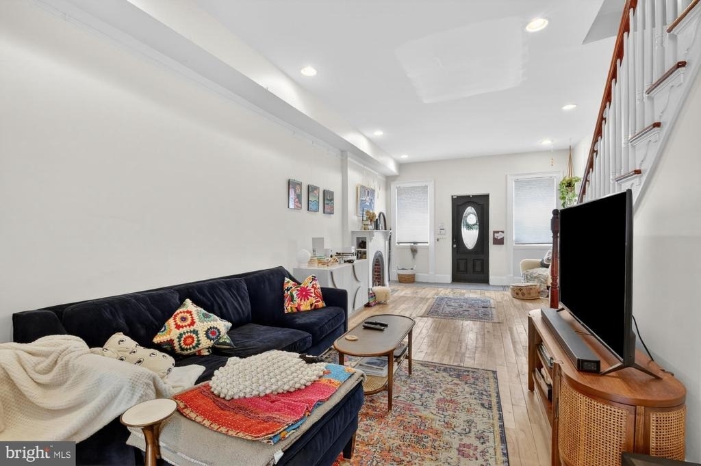 2053 E Sergeant Street - Photo 4