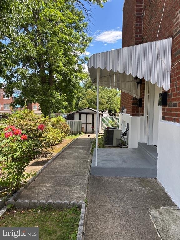 201 Lockart Terrace - Photo 1