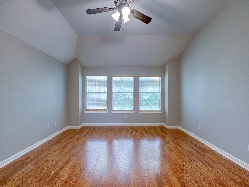 1554 Homewood Cir - Photo 30