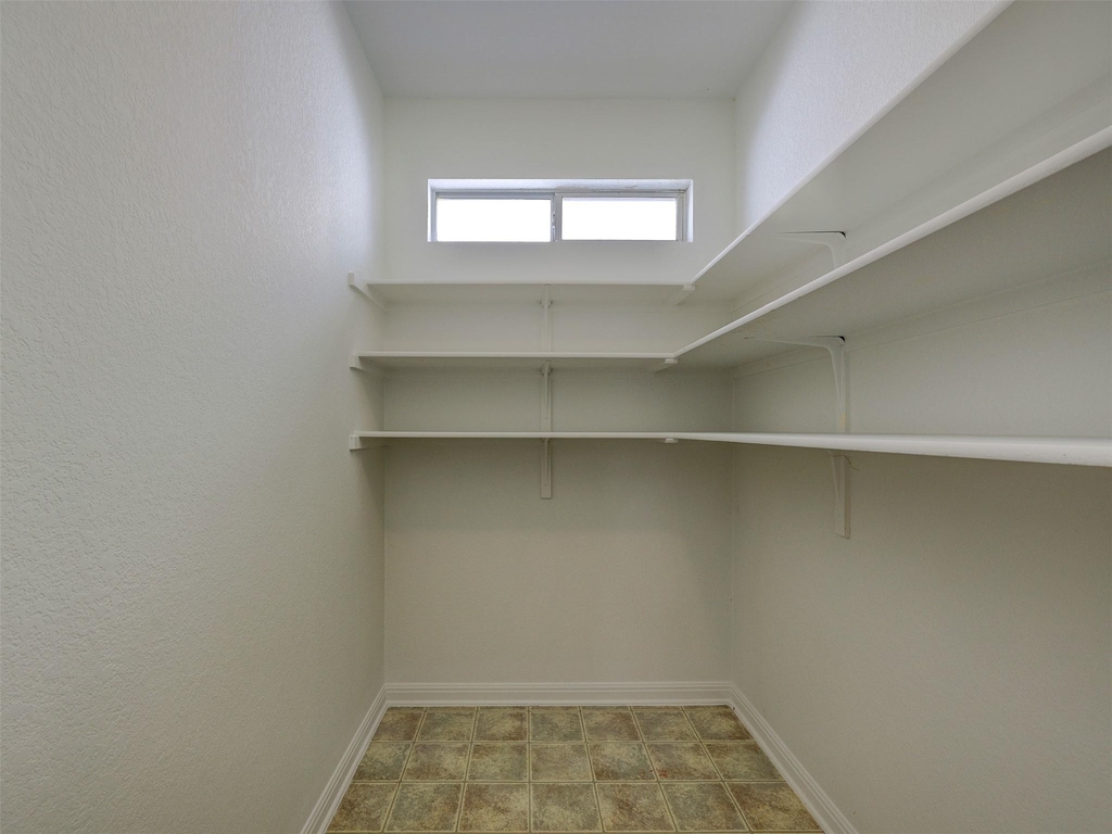 1554 Homewood Cir - Photo 17