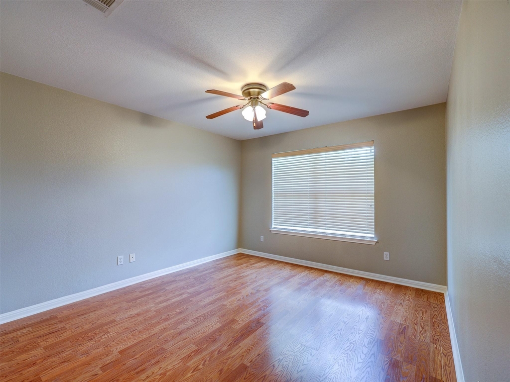 1554 Homewood Cir - Photo 24