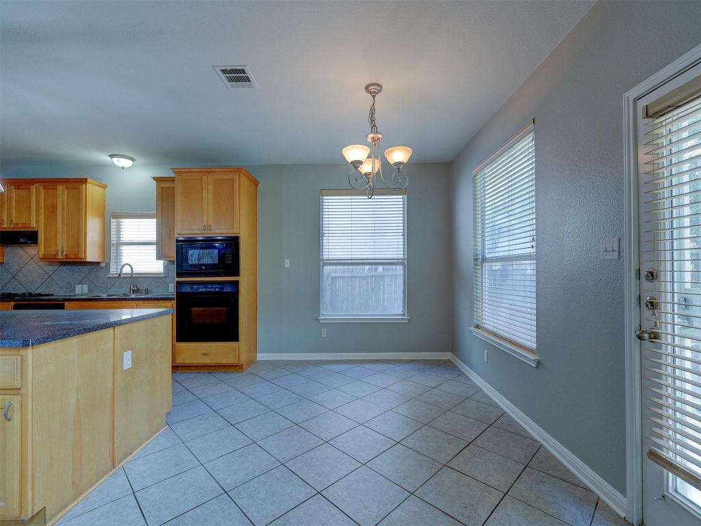 1554 Homewood Cir - Photo 13