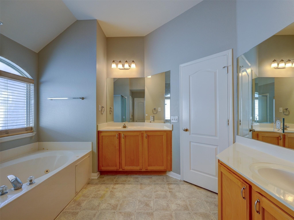 1554 Homewood Cir - Photo 32