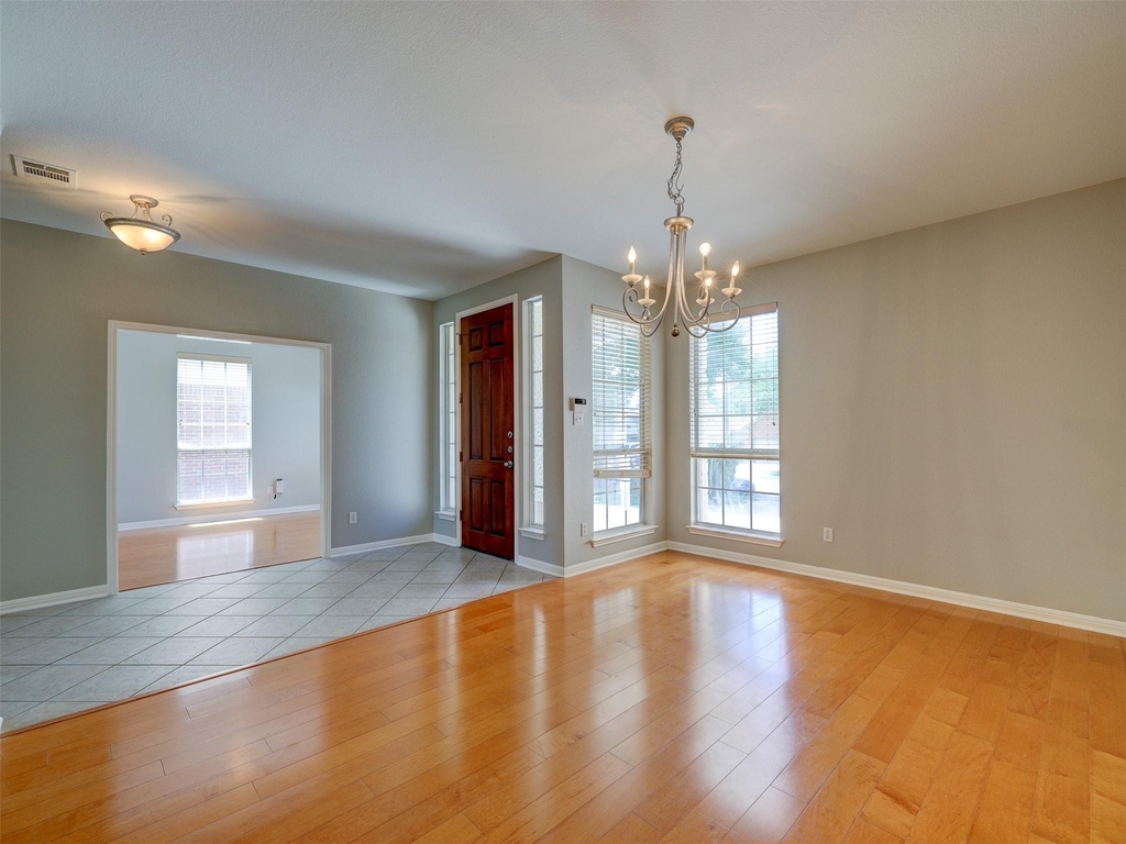 1554 Homewood Cir - Photo 8
