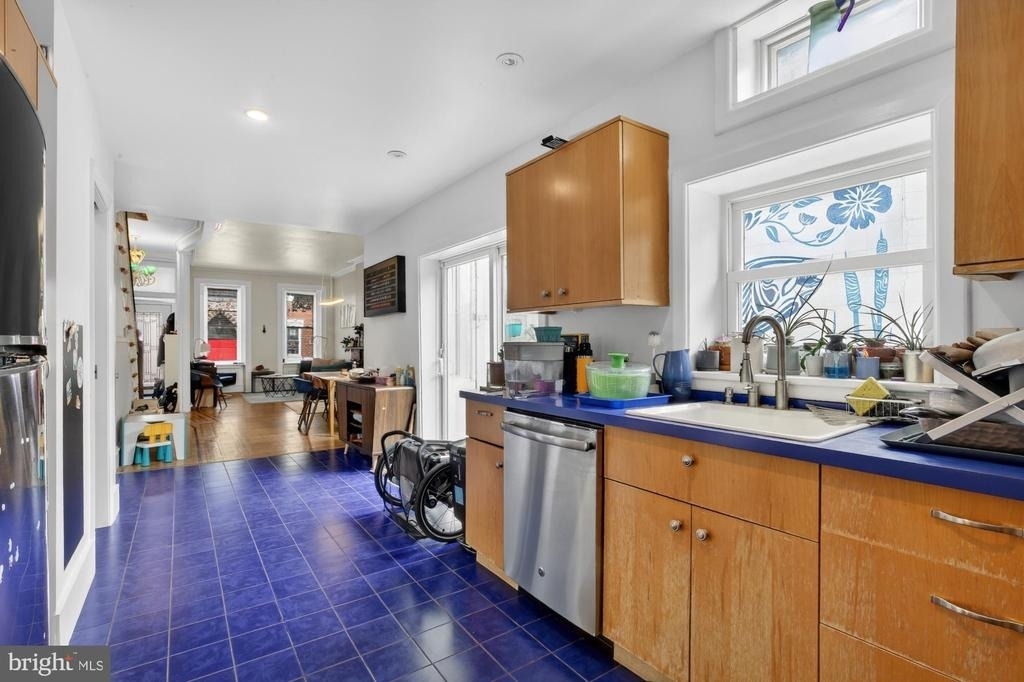 2356 E Susquehanna Avenue - Photo 11