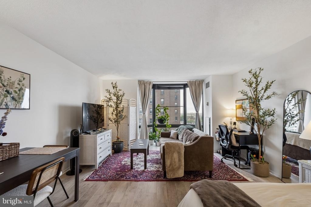 2020 Walnut Street - Photo 1