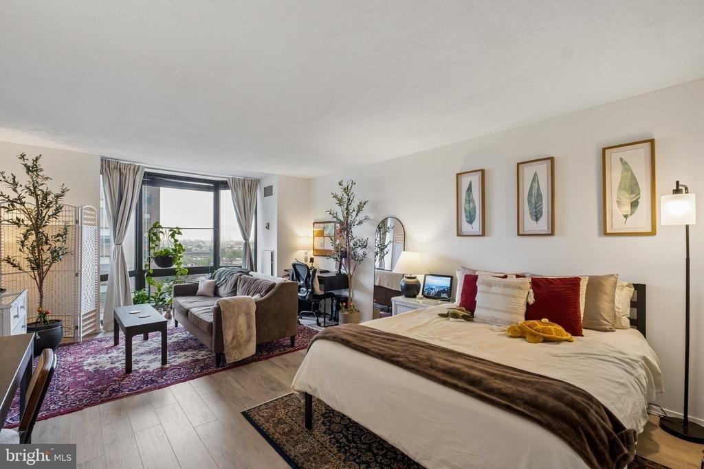 2020 Walnut Street - Photo 0