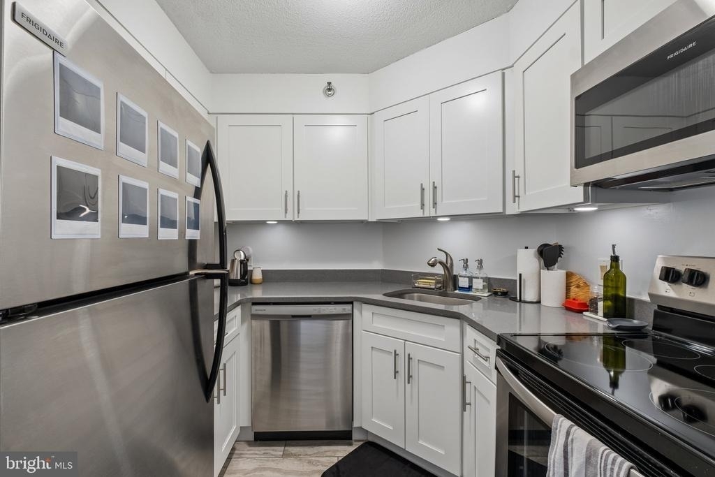 2020 Walnut Street - Photo 4