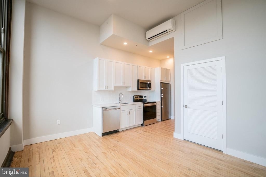 1300 S 19th Street - Photo 0