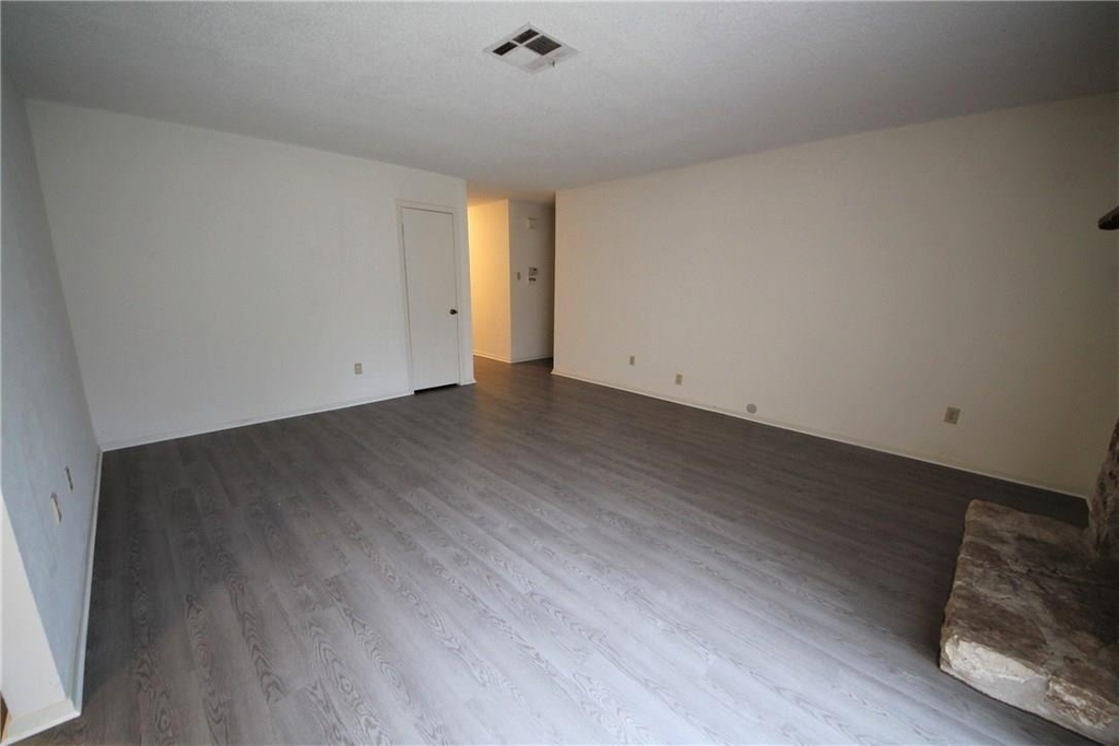 3206 Spaniel Dr - Photo 4