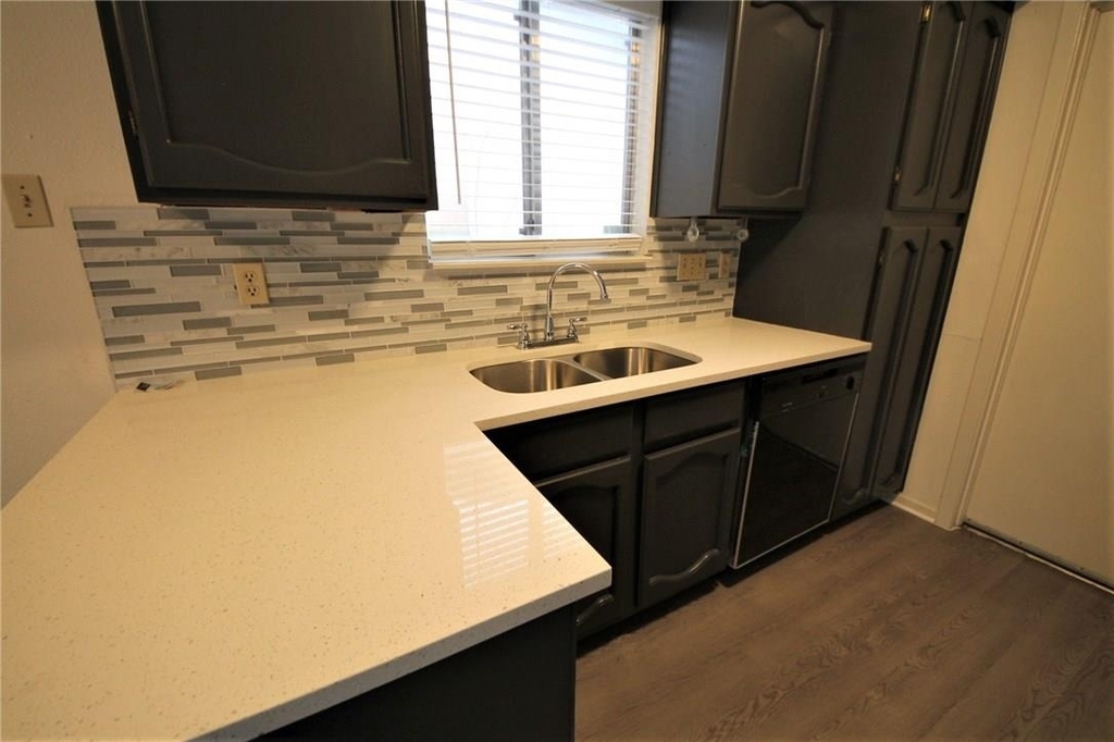 3206 Spaniel Dr - Photo 3